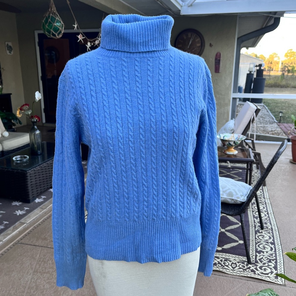 Elegant Blue Cashmere Turtleneck Sweater